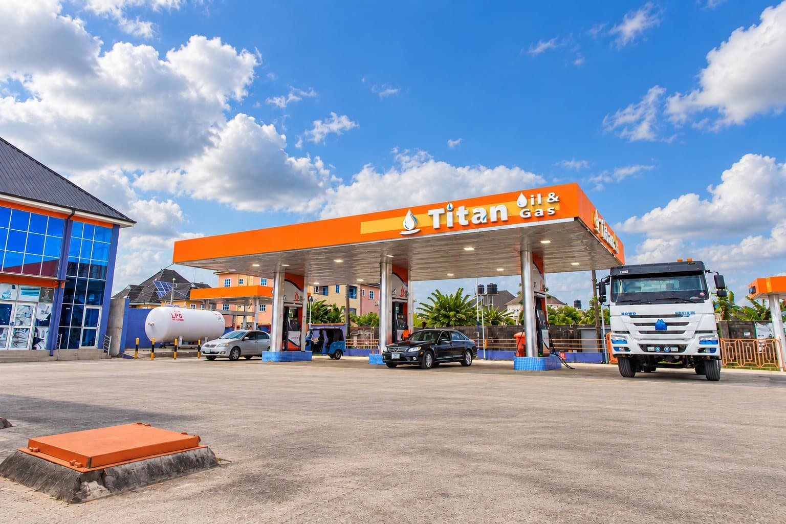 Titan Oil & Gas canopy and forecourt at Ada George
